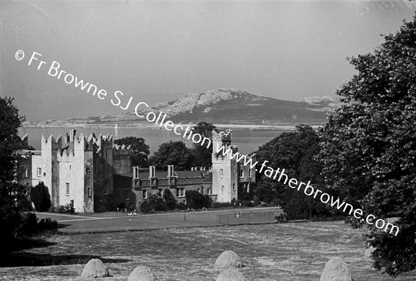 HOWTH CASTLE EXTERIOR SHOWING IRELAND'S EYE